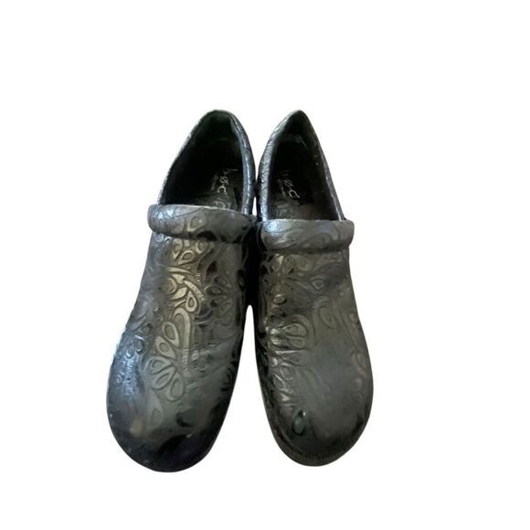BOC Born Concept Women's Black Leather Floral Paisley Embossed Clog Size 8.5M - Picture 6 of 13